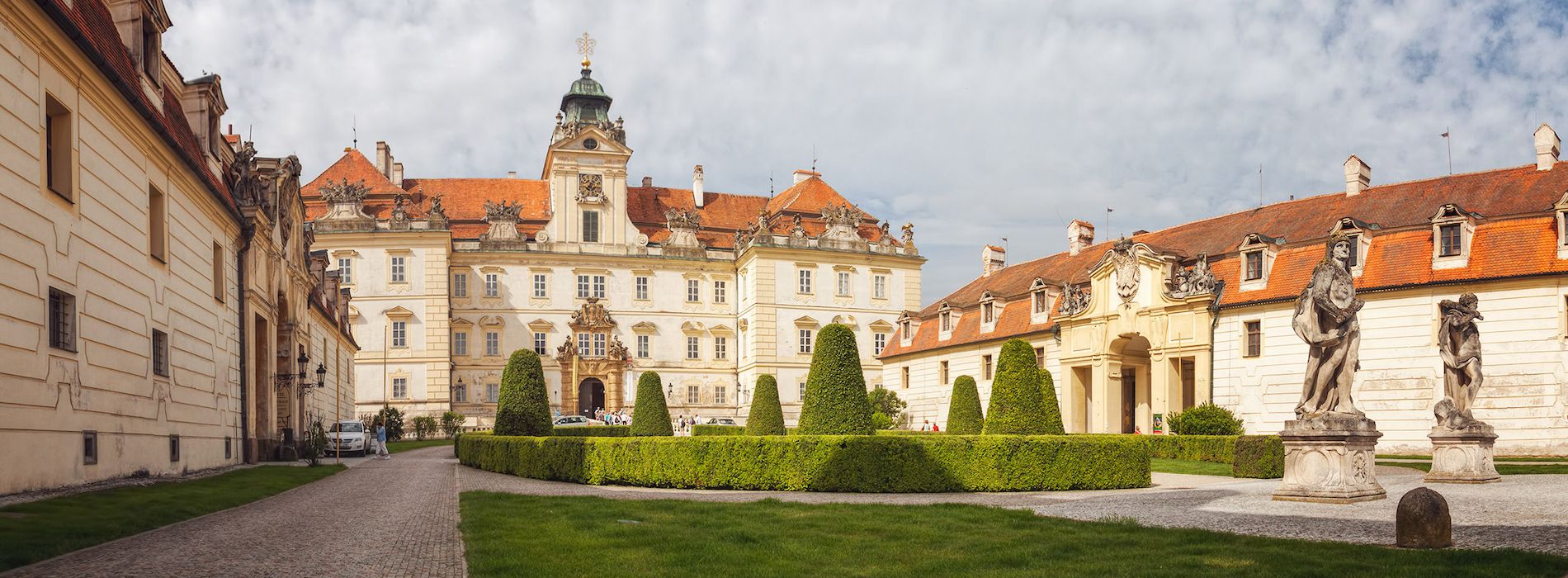 Naše vinařství se nachází v samém srdci Lednicko-Valtického areálu, ve vinařské obci Valtice.